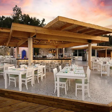 Rezort Titanic Luxury Collection Bodrum 5*
