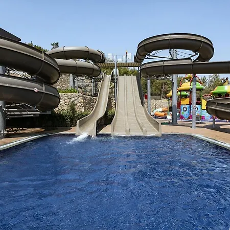 Titanic Luxury Collection Bodrum Rezort 5*