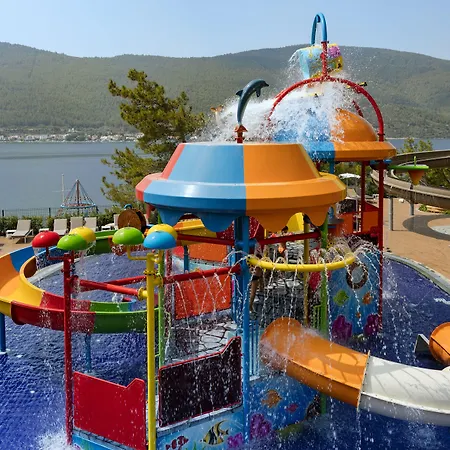Titanic Luxury Collection Bodrum 5*