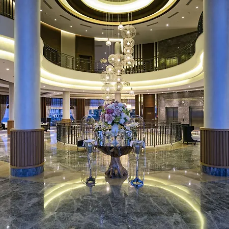منتجع Titanic Luxury Collection Bodrum 5*