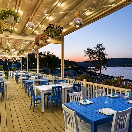 Titanic Luxury Collection Bodrum 5* Guvercinlik (Bodrum)