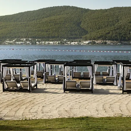 Titanic Luxury Collection Bodrum منتجع 5*